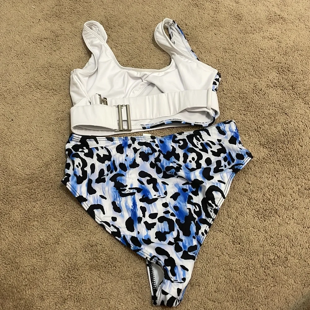 Bathing suits - Picture 2 of 15